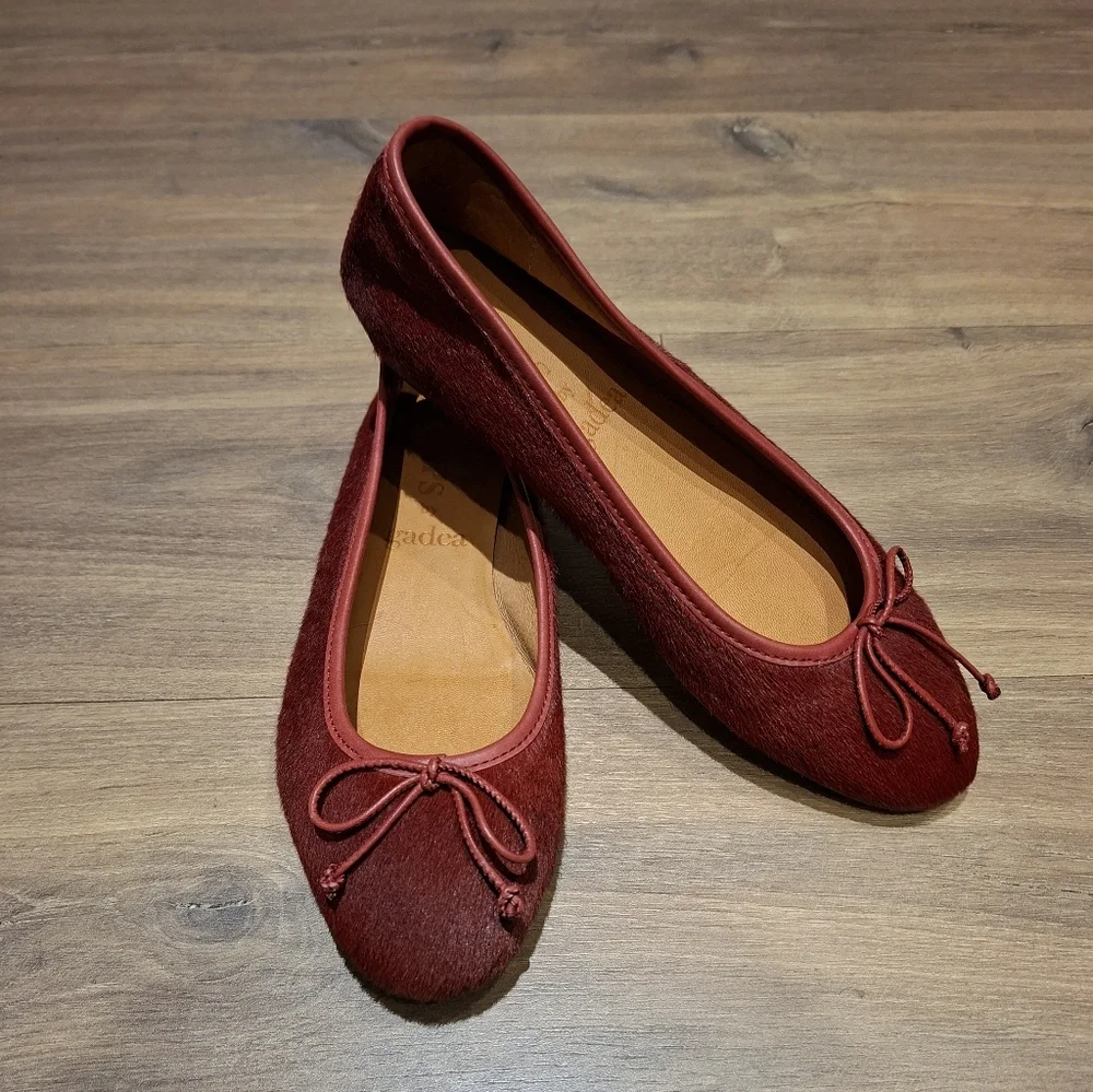 Gadea Elegant Deep Red Leather/Calf Hair Ballet Flats (Size EU 37.5/US 7.5) - Picture 2 of 7